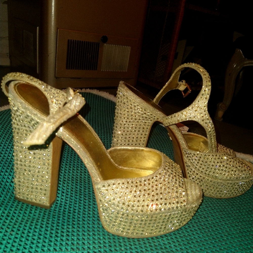 Micheal Kors Women's High Dress Shoes (gold)